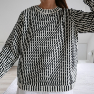 sweter • LEVETE • S