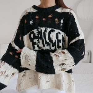 sweter • THE RAGGED PRIEST • L