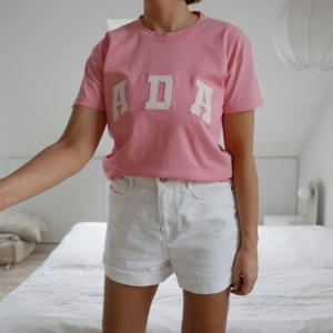  t-shirt • ADANOLA • M