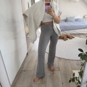  spodnie dzianinowe • GINA TRICOT • S/M